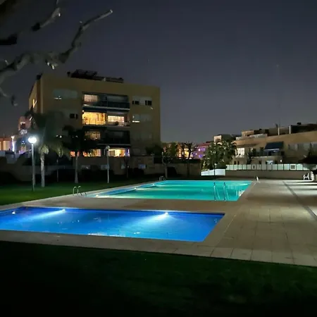 Barcelona And Pool Apartamento Montgat