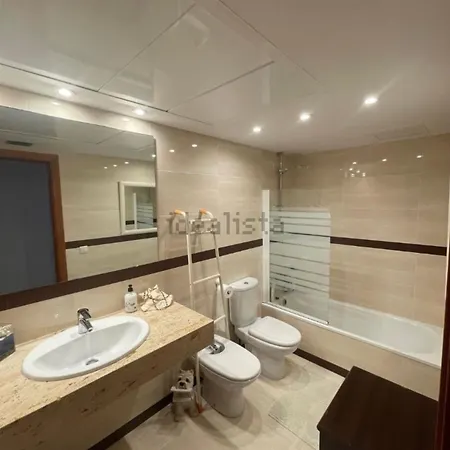 Barcelona And Pool Apartamento